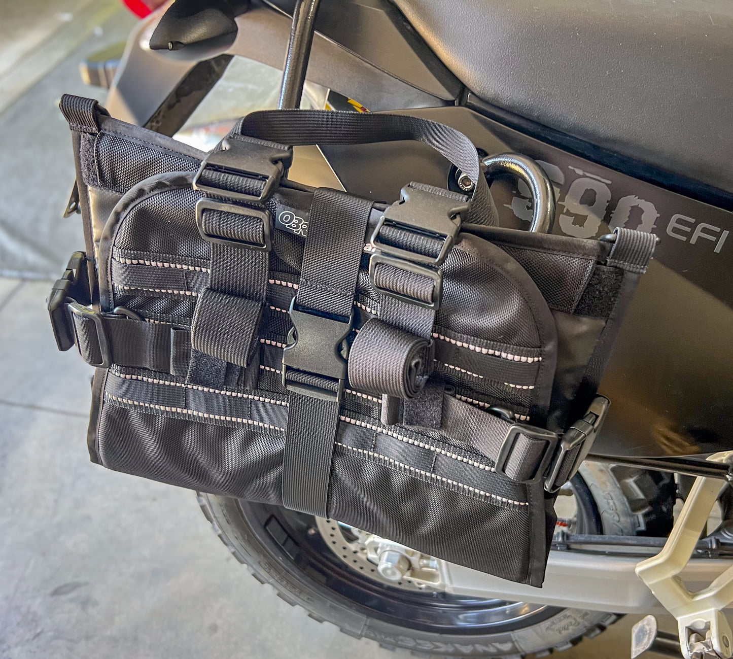 Explorer Saddlebags strapped flat in commuter mode without dry bags
