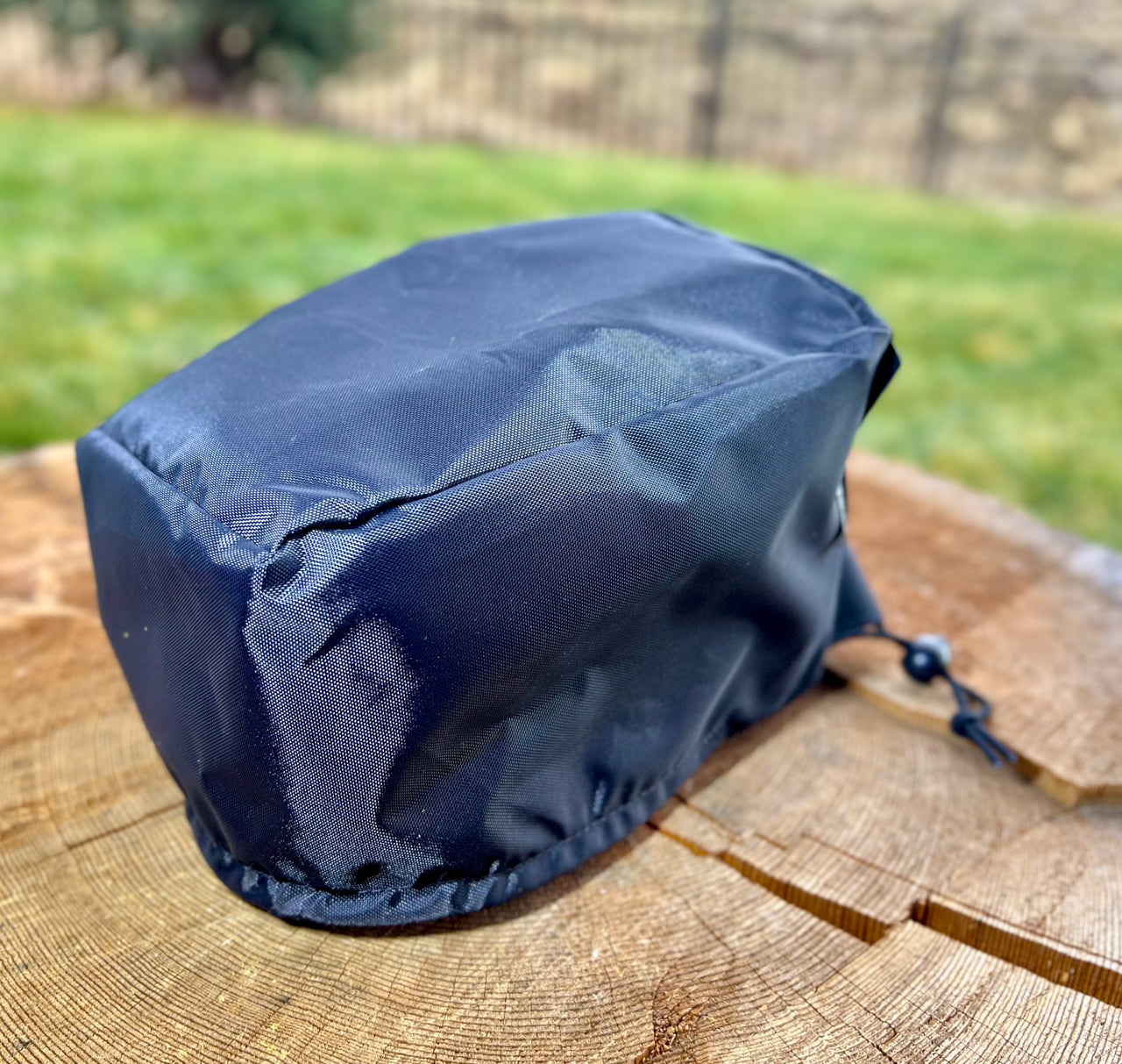 bag rain cover under 100 The rain cover also has a hook that turns the drawcord adjustment into a guyline to prevent the rain cover from flying off in extreme winds Tenba Universal Backpack WeatherWrap Rain